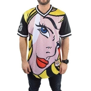 Black pyramid jersey t-shirt